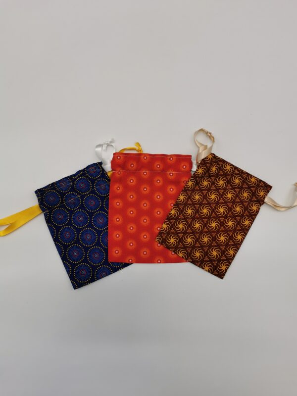Lot de 3 pochettes simple 12x16 cm (bleue, rouge, marron)