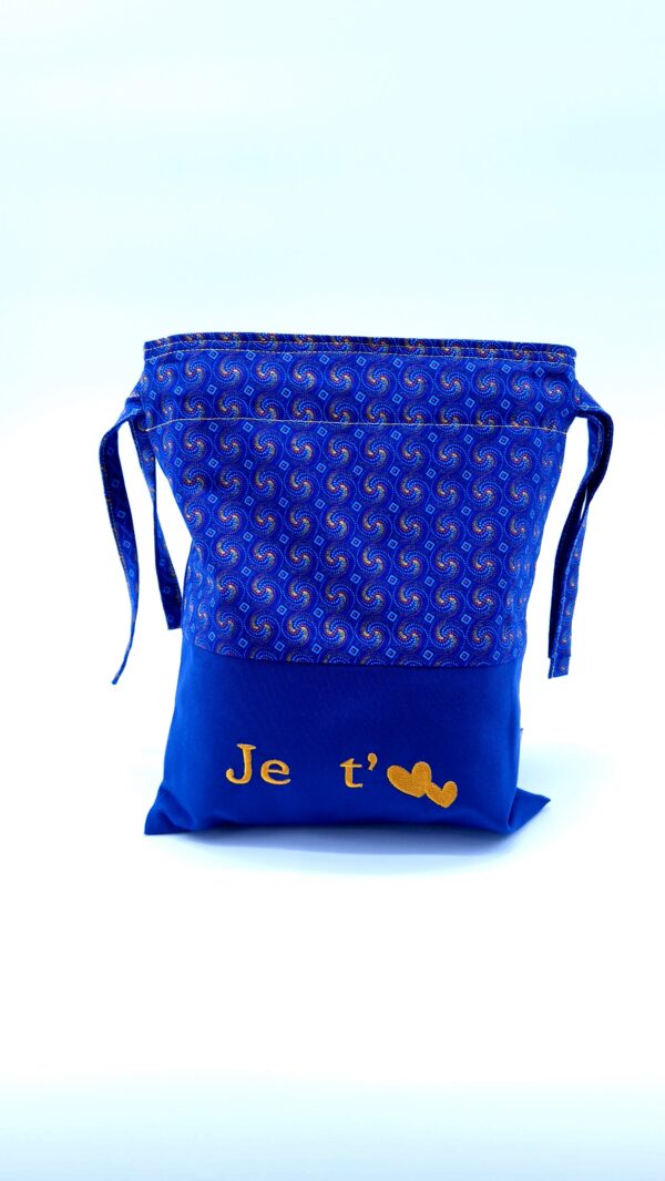 Petit sac de voyage réversible 2 tissus 25x30 cm bleu- brodé texte Je t'aime