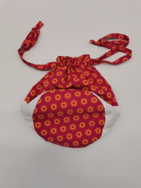 Petit sac de voyage rond avec fond réversible 2 tissus 30 x 25 cm rose- brodé texte Amitié – Image 3