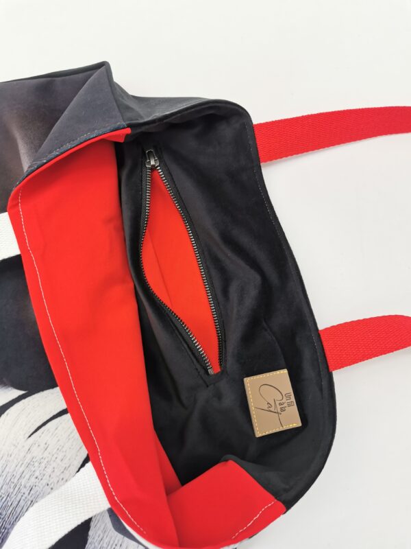 Tote bag Collection Visage Femme 2025 Rouge et Noir zèbre – Image 3